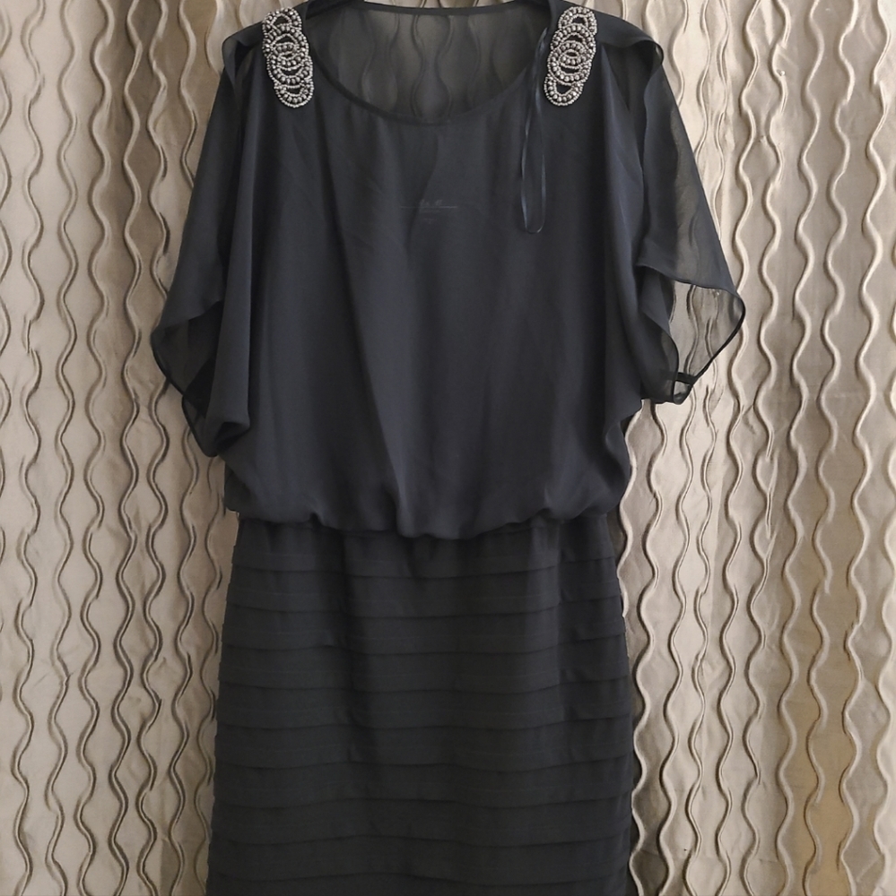 R & M Woman Dress sz 6